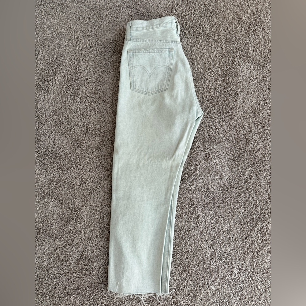 Levi's Women's Light Blue 501 Jeans